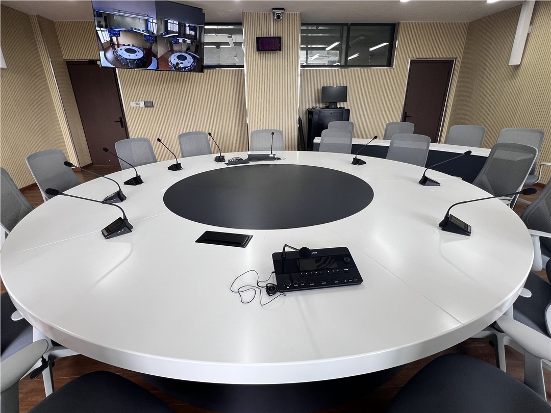 去偽存真：會議降噪的技術瓶頸與破局之道